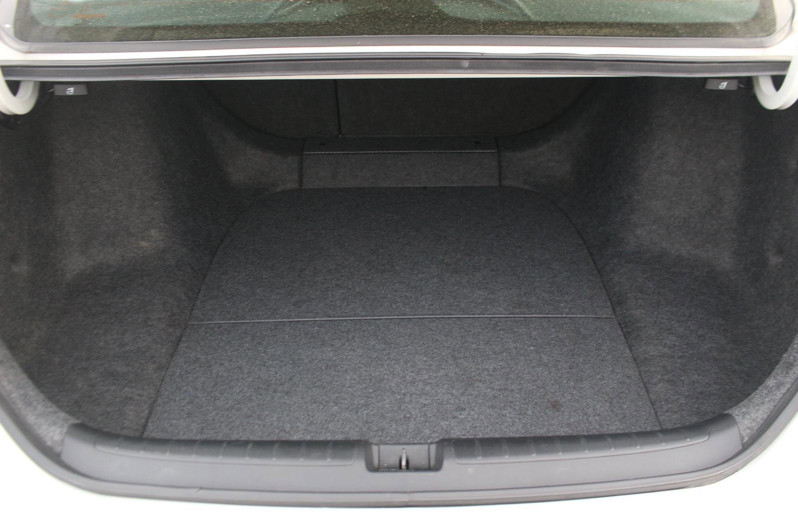 Used 2018 Honda Accord EX-L image 10