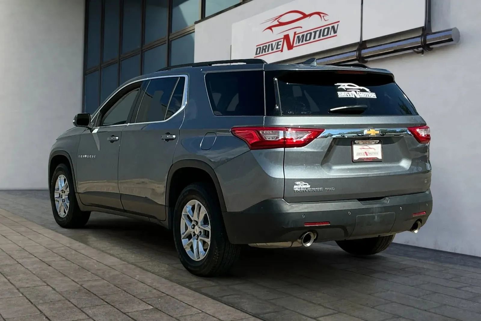 Used 2021 Chevrolet Traverse LT image 6