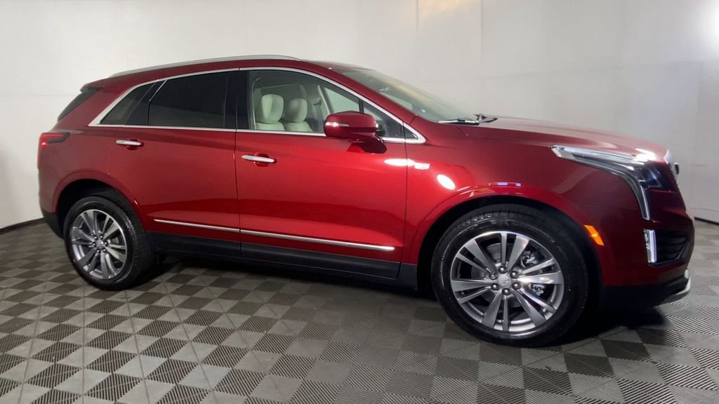 New 2025 Cadillac XT5 Premium Luxury image 2