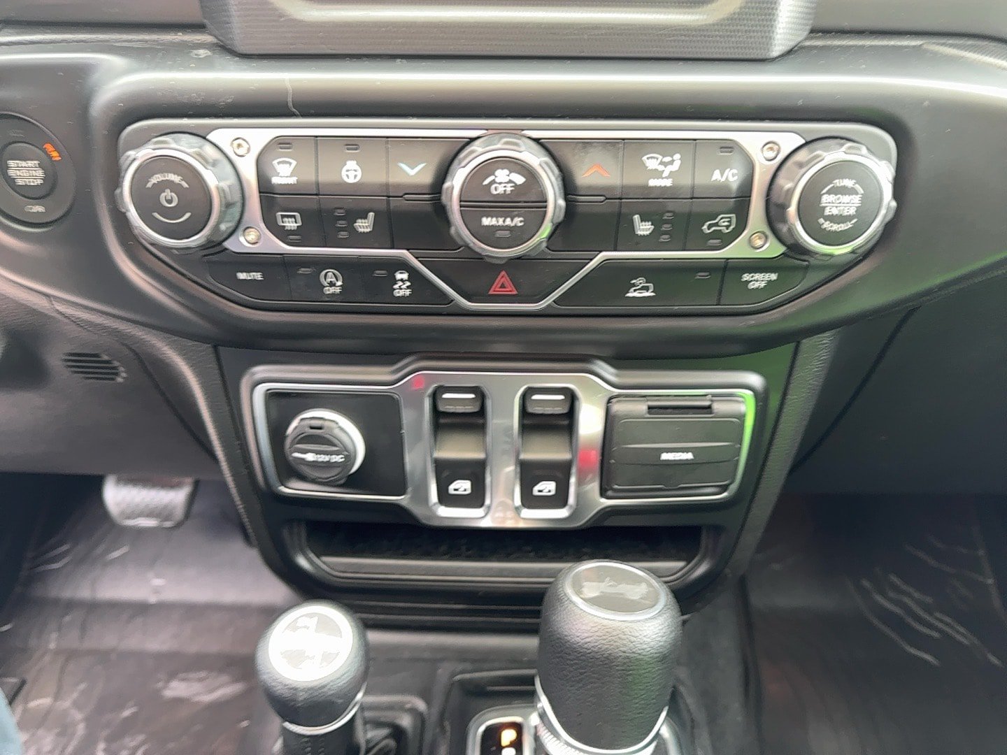 Used 2022 Jeep Wrangler Sport AWD/4WD image 25
