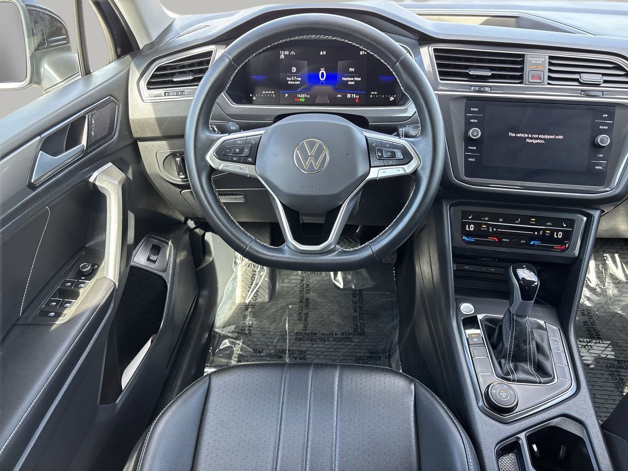 Used 2024 Volkswagen Tiguan SE image 14