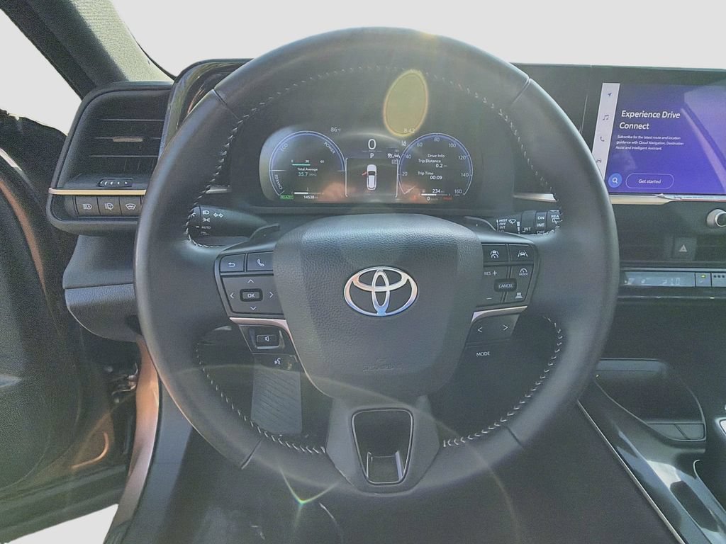 Used 2025 Toyota Crown Signia AWD/4WD image 10