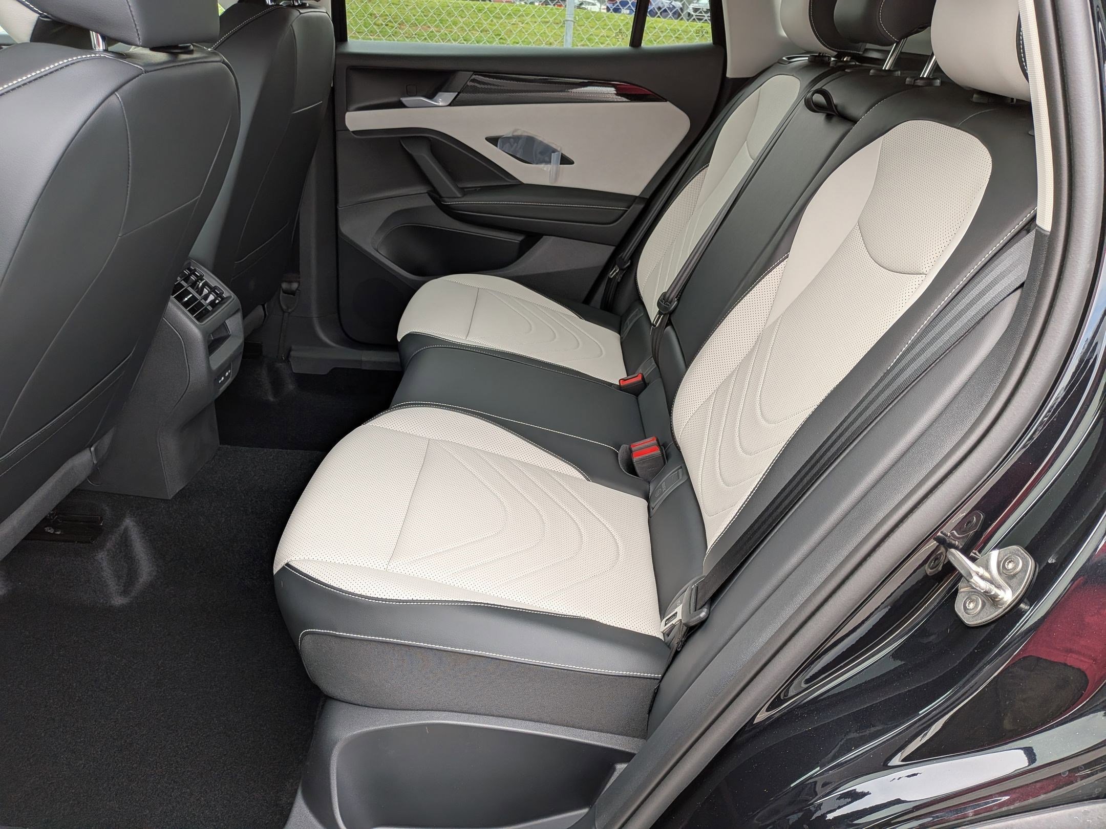 New 2026 Volkswagen Tiguan SE FWD image 28