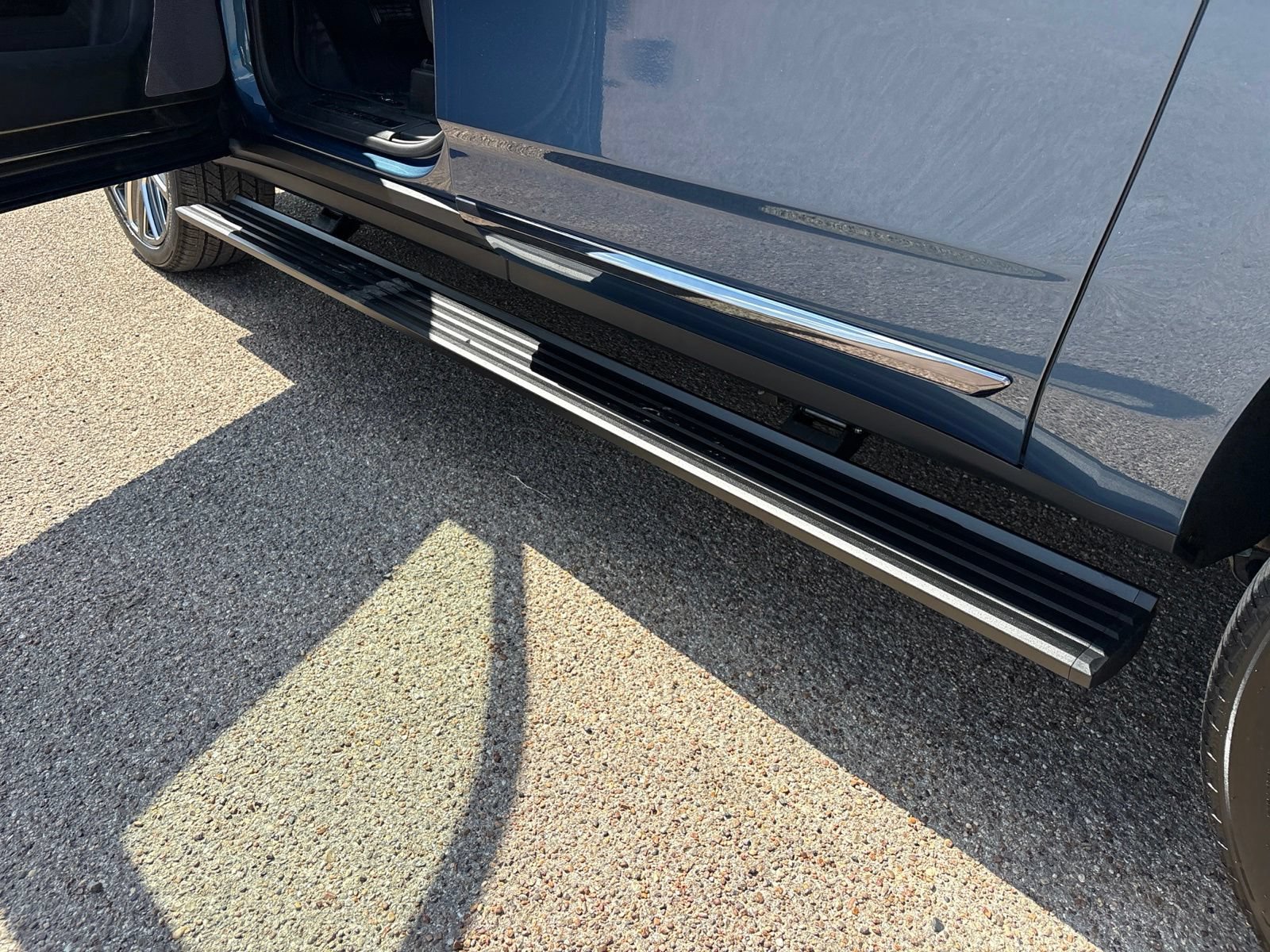 New 2026 GMC Yukon XL Denali Ultimate w/ LPO, Floor Liner Package AWD/4WD image 10
