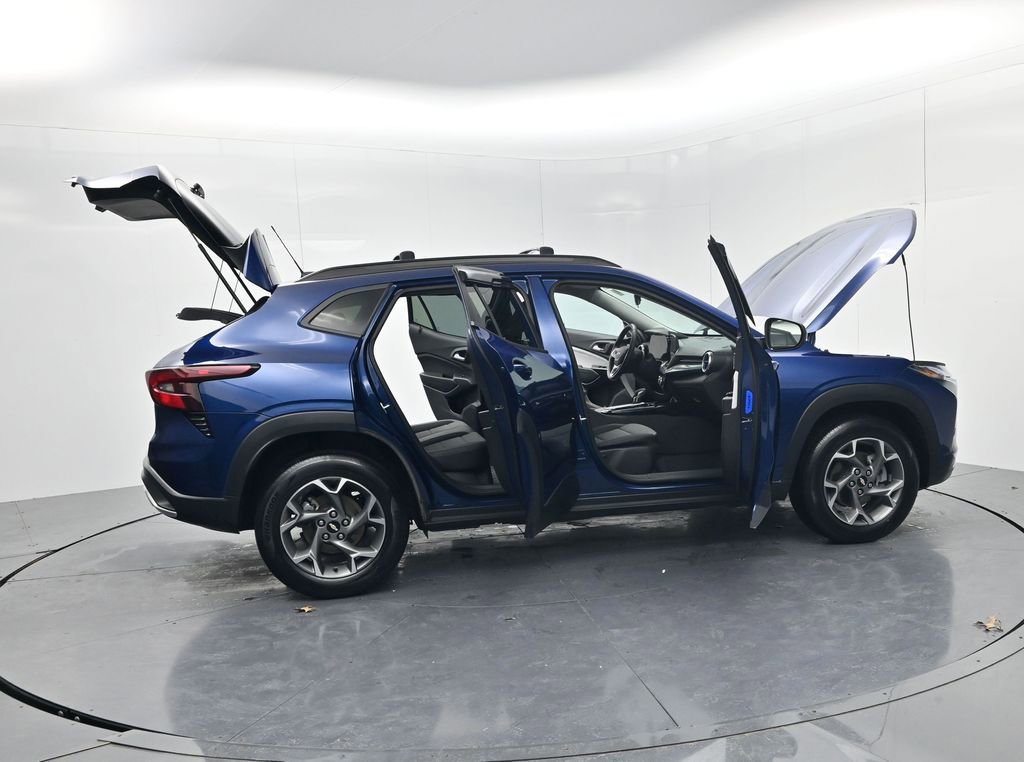 Used 2024 Chevrolet Trax LT w/ LT Convenience Package image 59