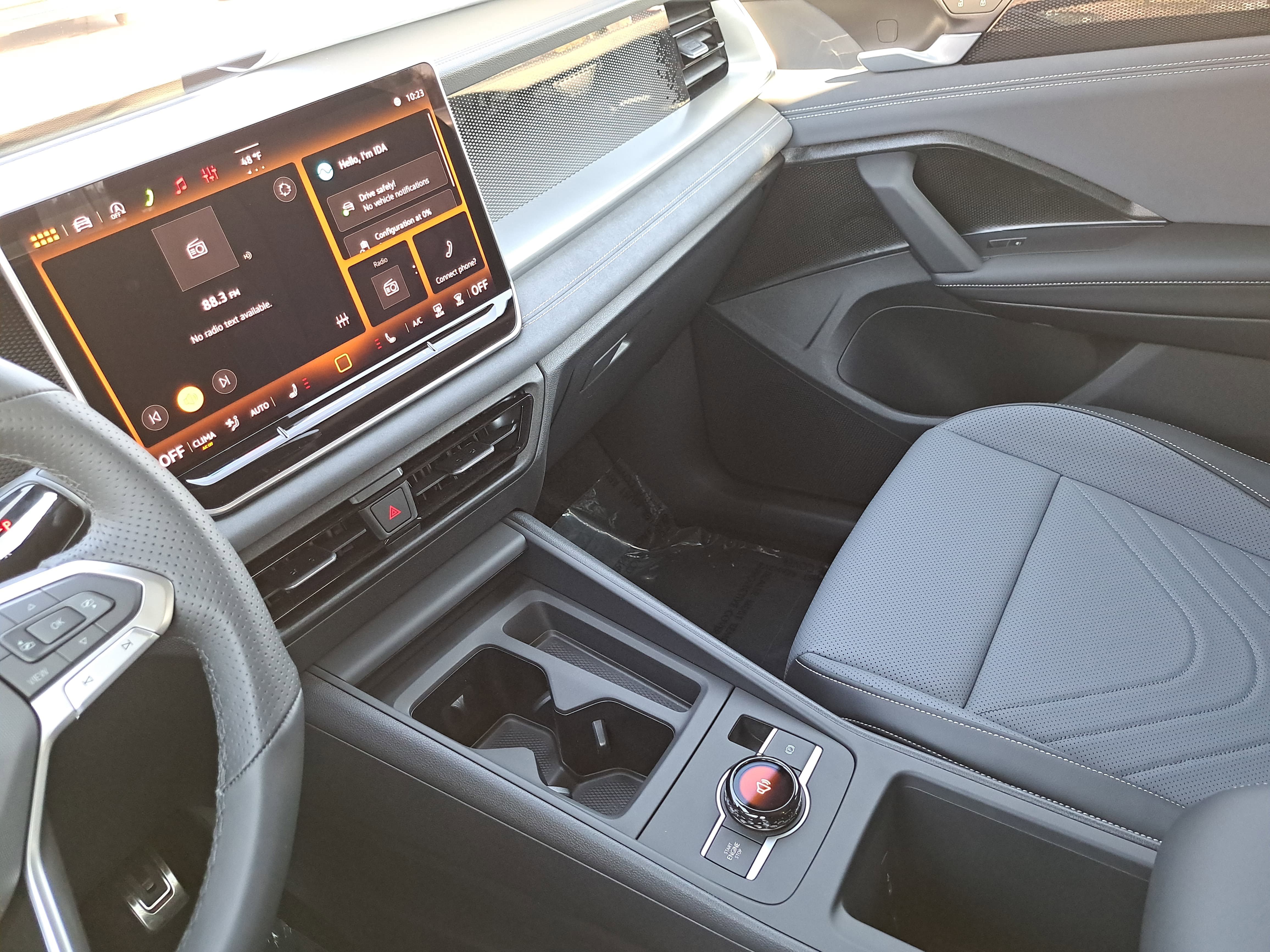 New 2026 Volkswagen Tiguan SE R-Line AWD/4WD image 25
