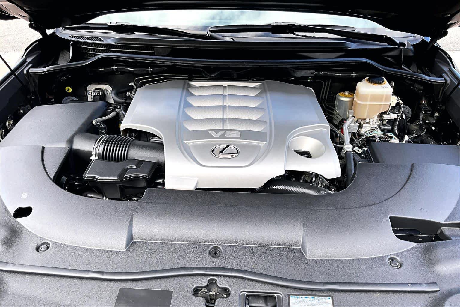 Used 2016 Lexus LX 570 4WD w/ Luxury Package image 30