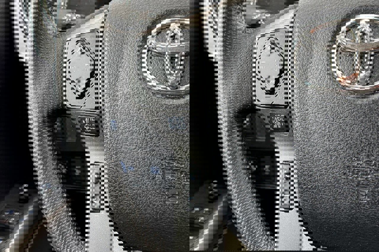 Used 2020 Toyota Tacoma SR5 image 28