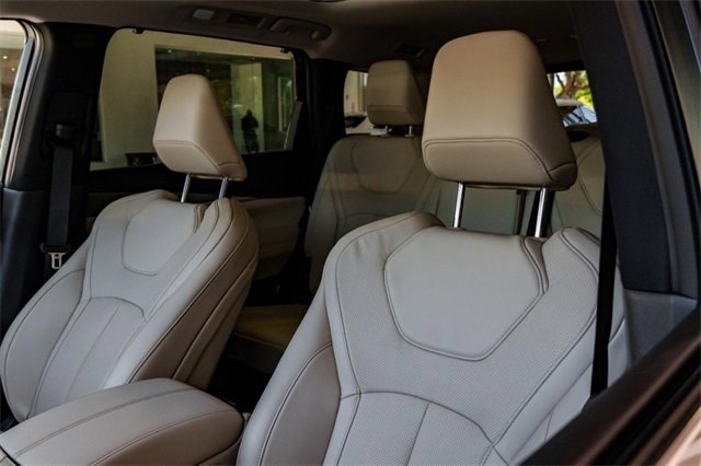 New 2025 INFINITI QX60 Luxe w/ Vision Package image 12