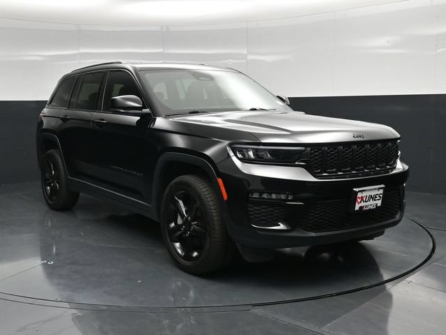Used 2023 Jeep Grand Cherokee Limited w/ Black Appearance Package AWD/4WD image 6