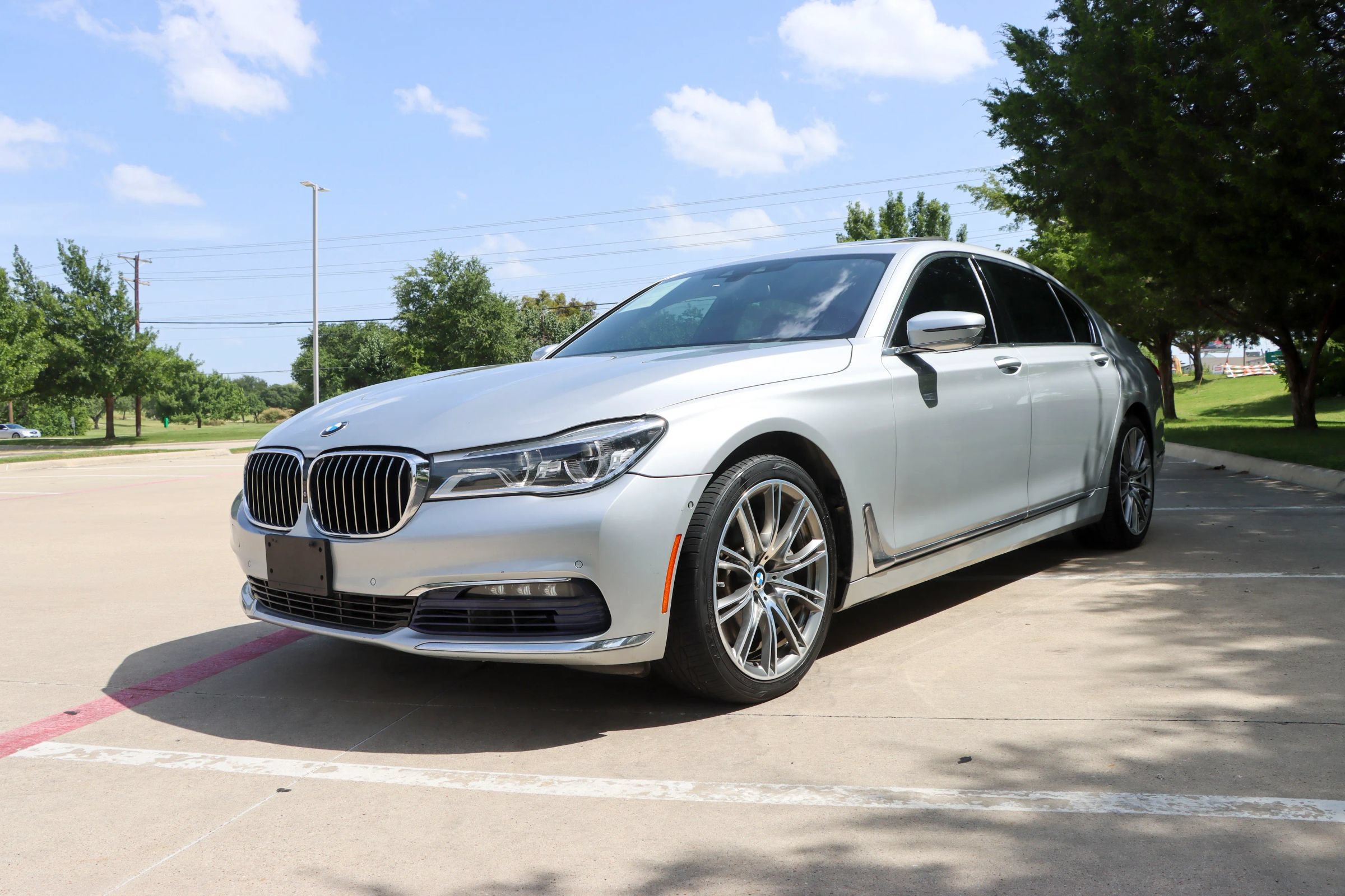 Used 2017 BMW 750i xDrive AWD/4WD image 3