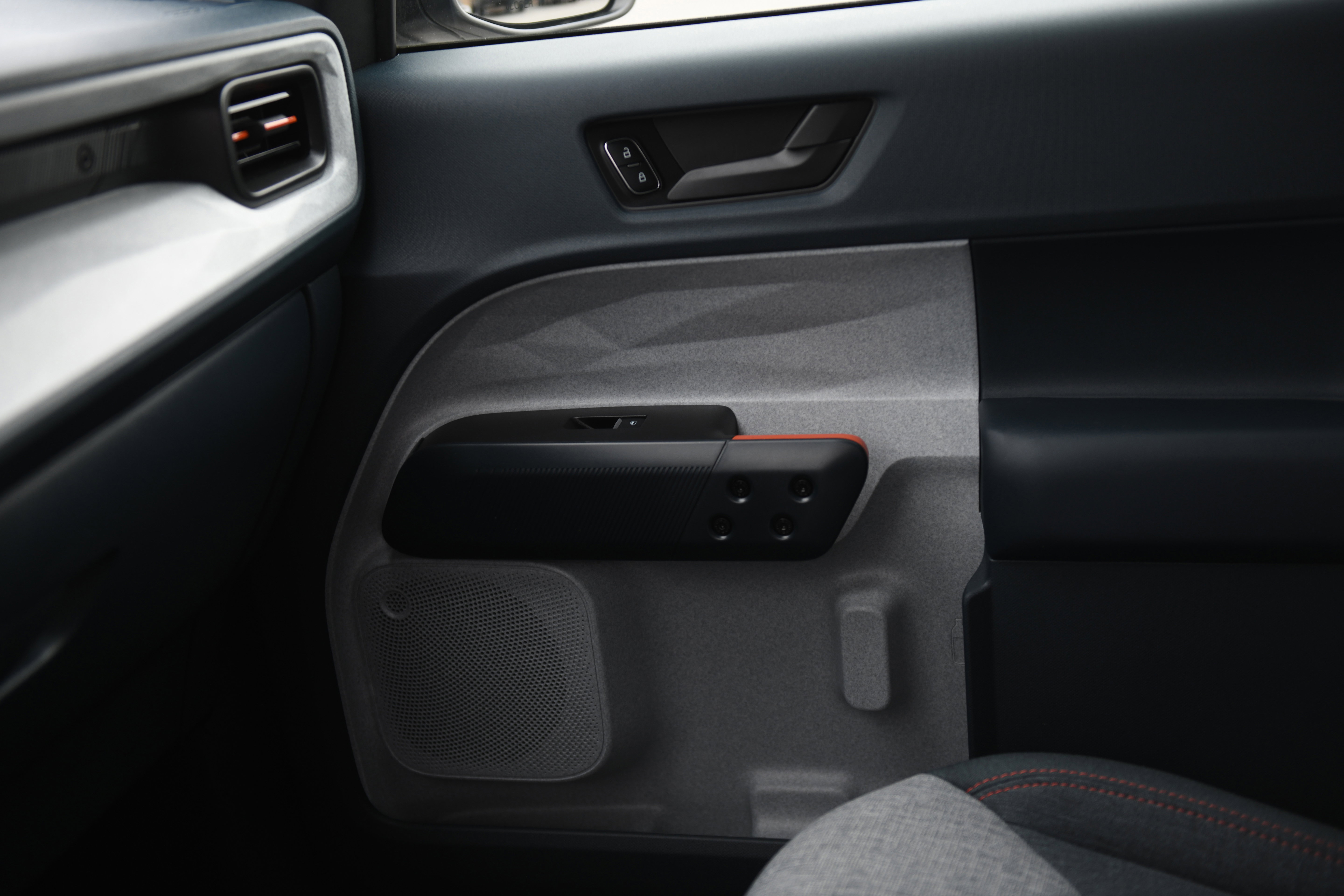 Used 2024 Ford Maverick XLT w/ Equipment Group 300A Standard image 17