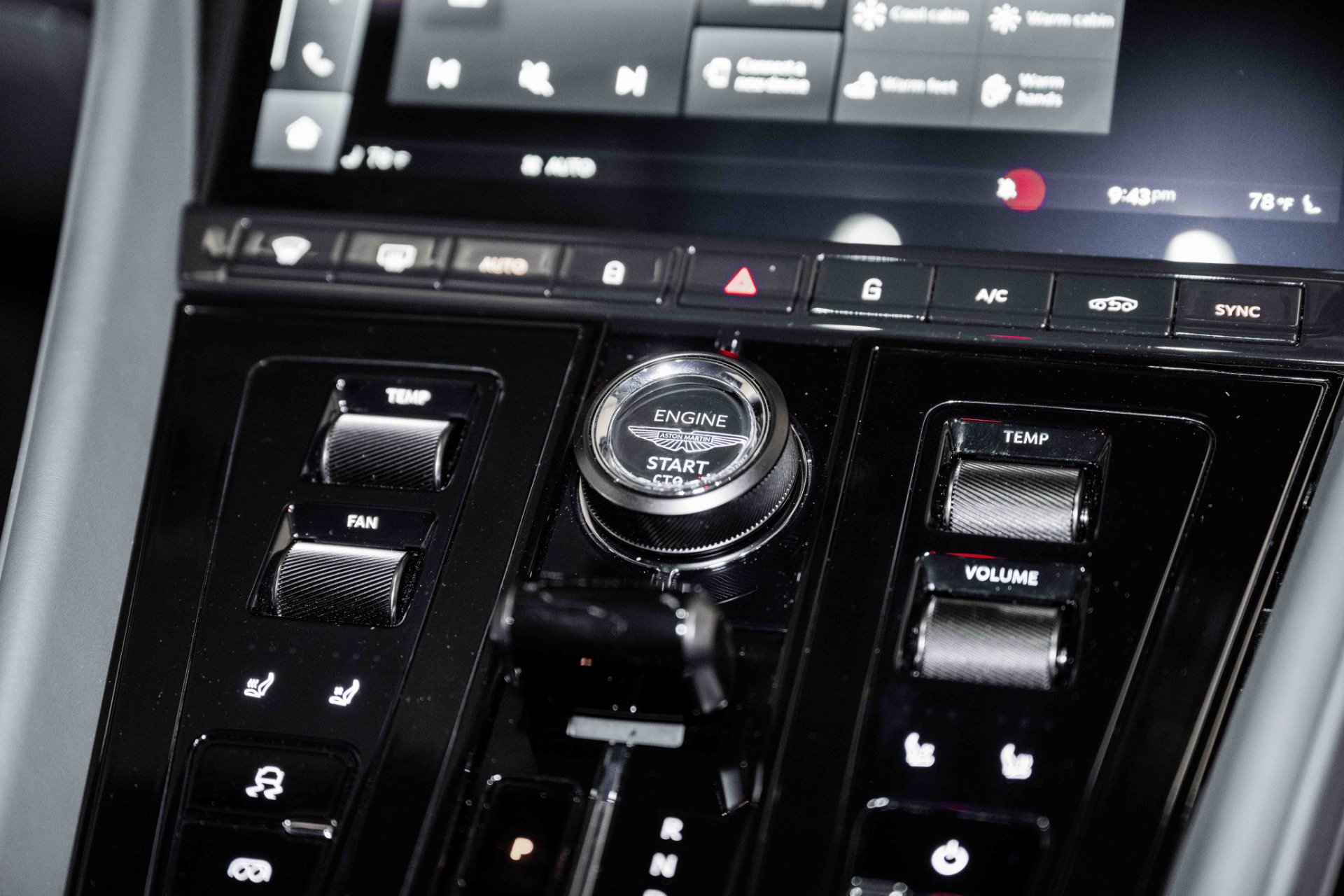 Used 2024 Aston Martin DB12 Coupe image 25