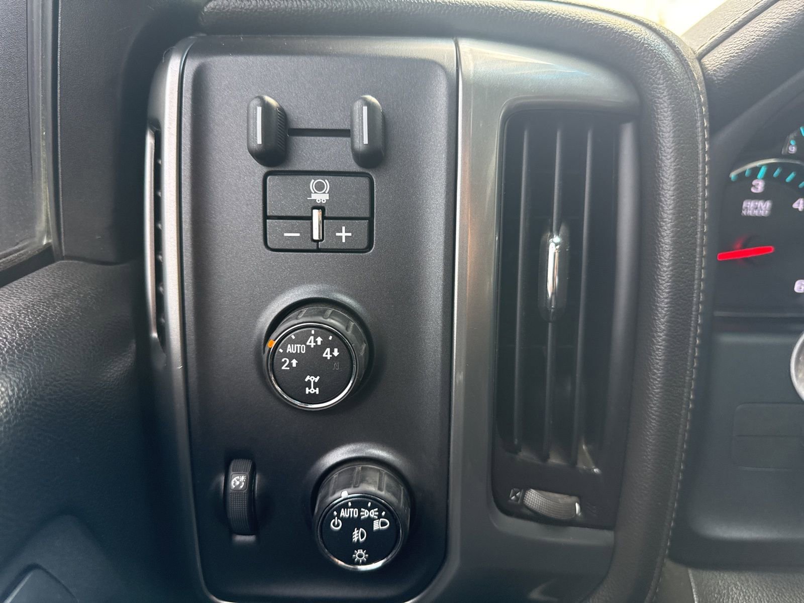 Used 2015 Chevrolet Silverado 1500 LTZ w/ LTZ Plus Package image 34