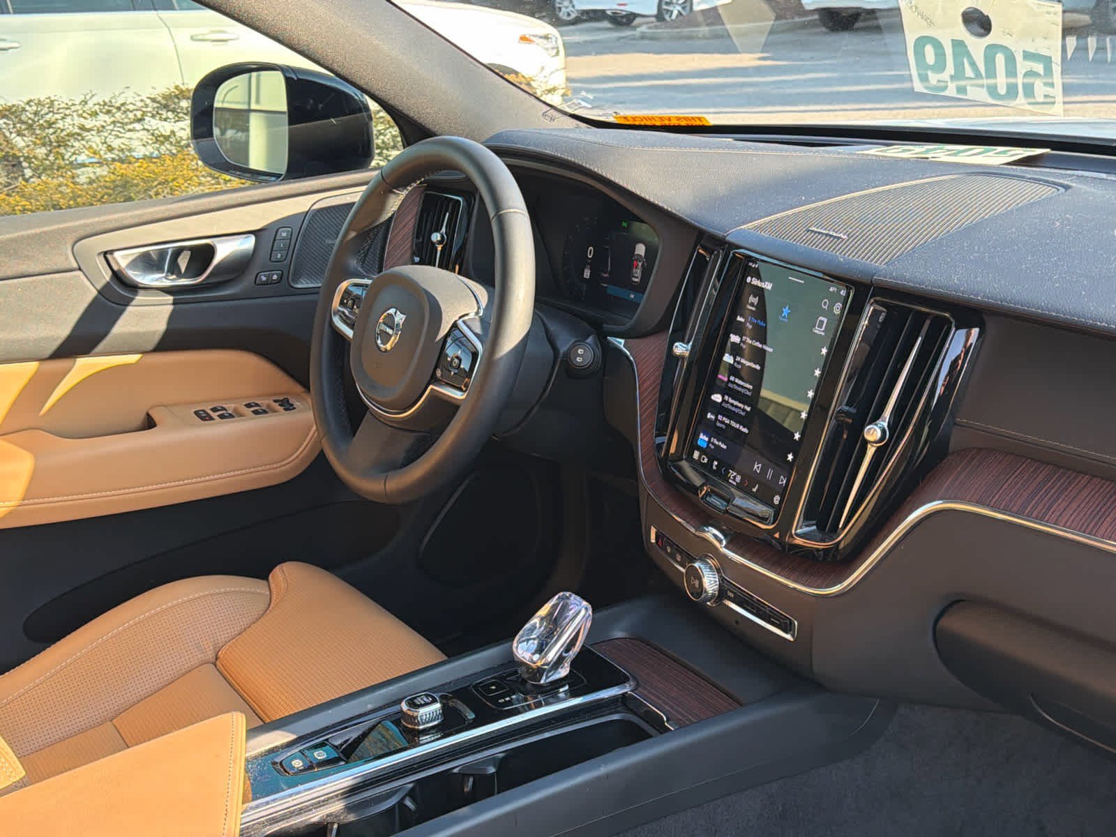 Certified 2024 Volvo XC60 T8 Ultimate w/ Climate Package image 55