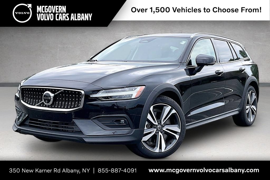 New 2026 Volvo V60 B5 Cross Country Plus w/ Protection Package Premier