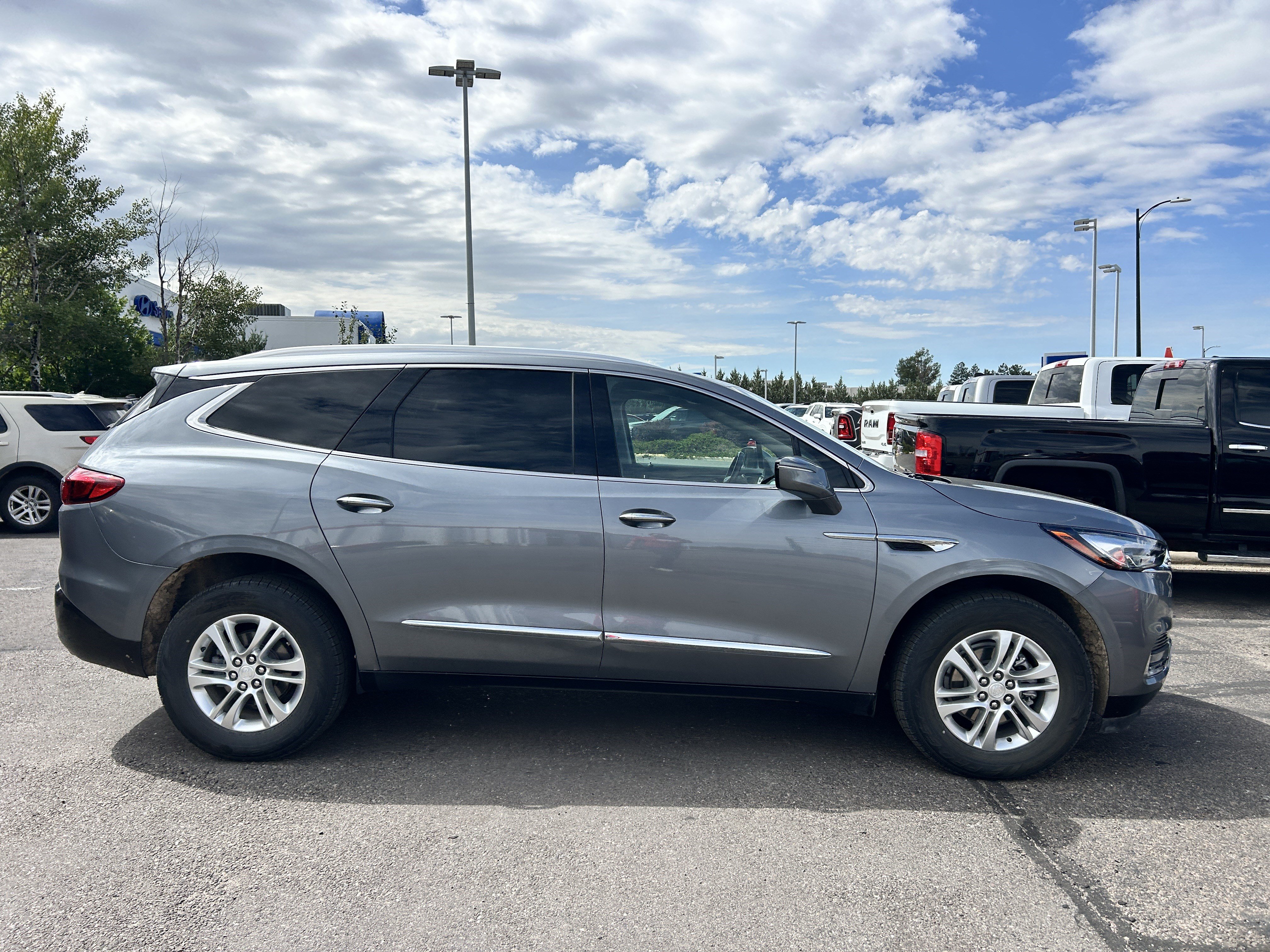 Used 2021 Buick Enclave Premium AWD/4WD image 6