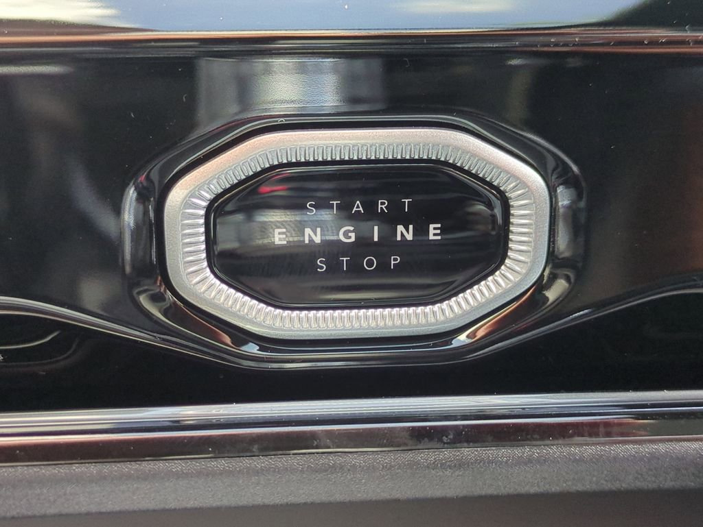 New 2026 Jeep Grand Cherokee Summit AWD/4WD image 32