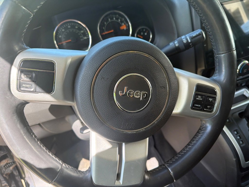 Used 2015 Jeep Compass Latitude AWD/4WD image 8