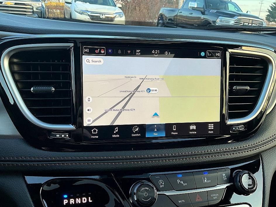 New 2026 Chrysler Pacifica Pinnacle w/ Trailer Tow Group image 25