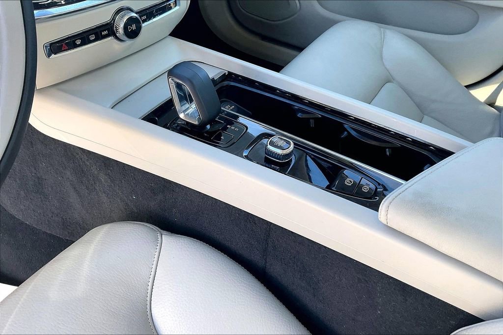 Certified 2024 Volvo S60 B5 Core image 18