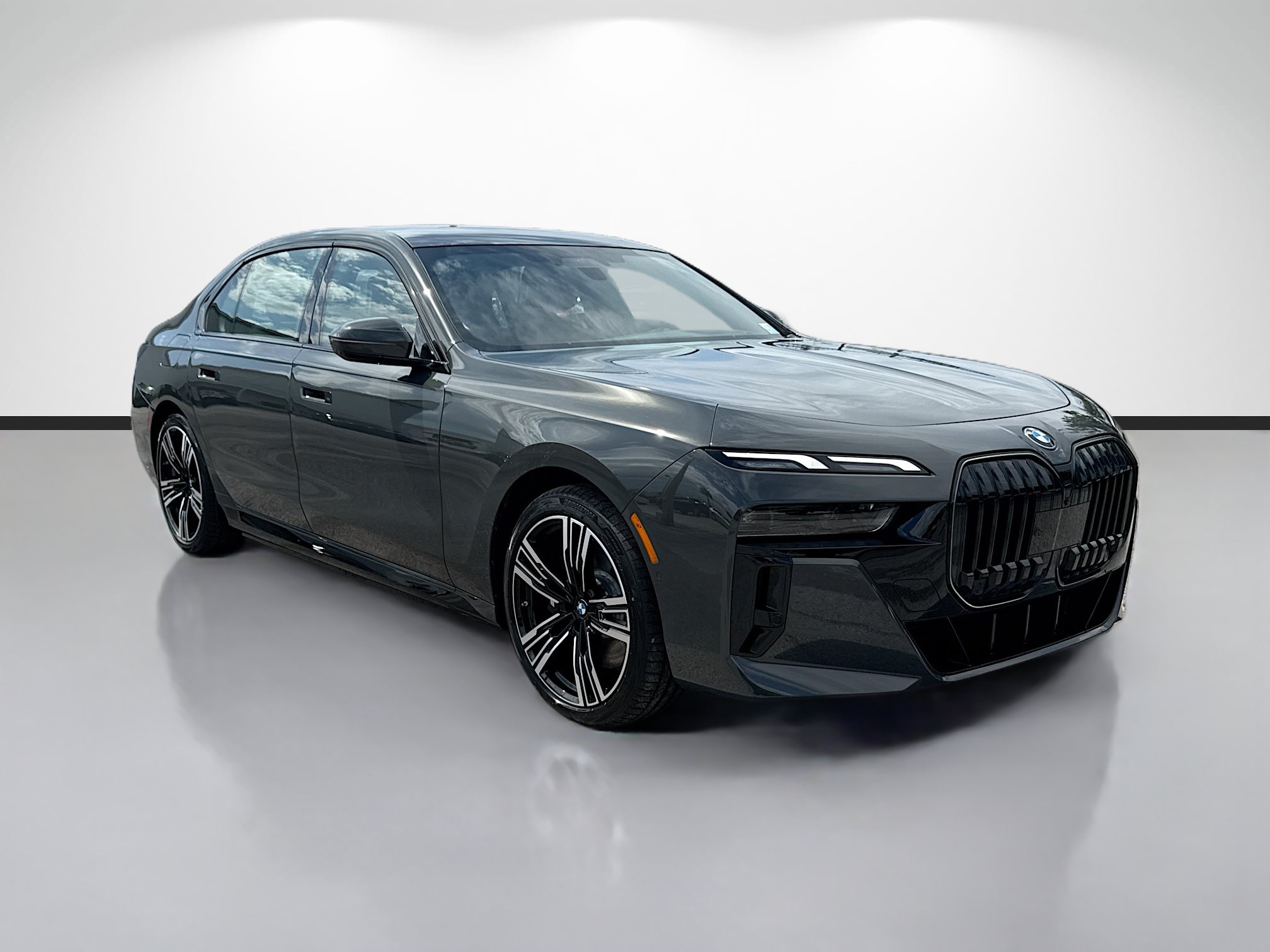 New 2026 BMW 750e xDrive