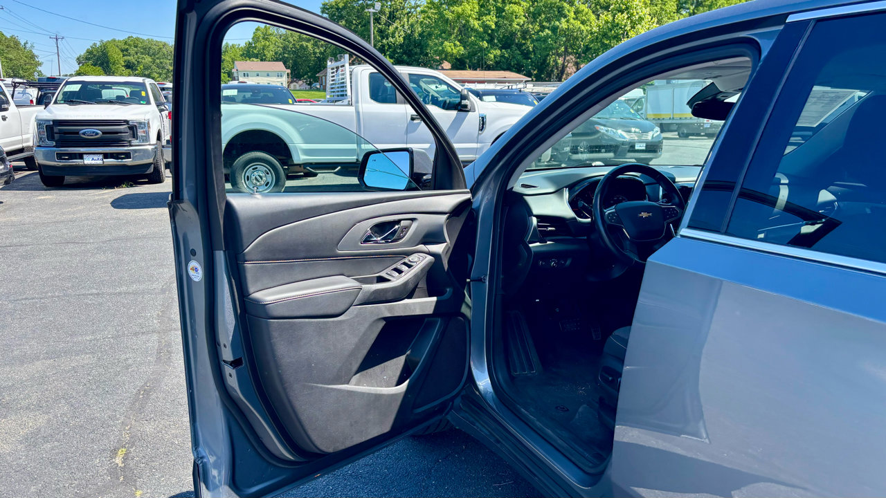 Used 2020 Chevrolet Traverse LT w/ LPO, Cargo Package image 15