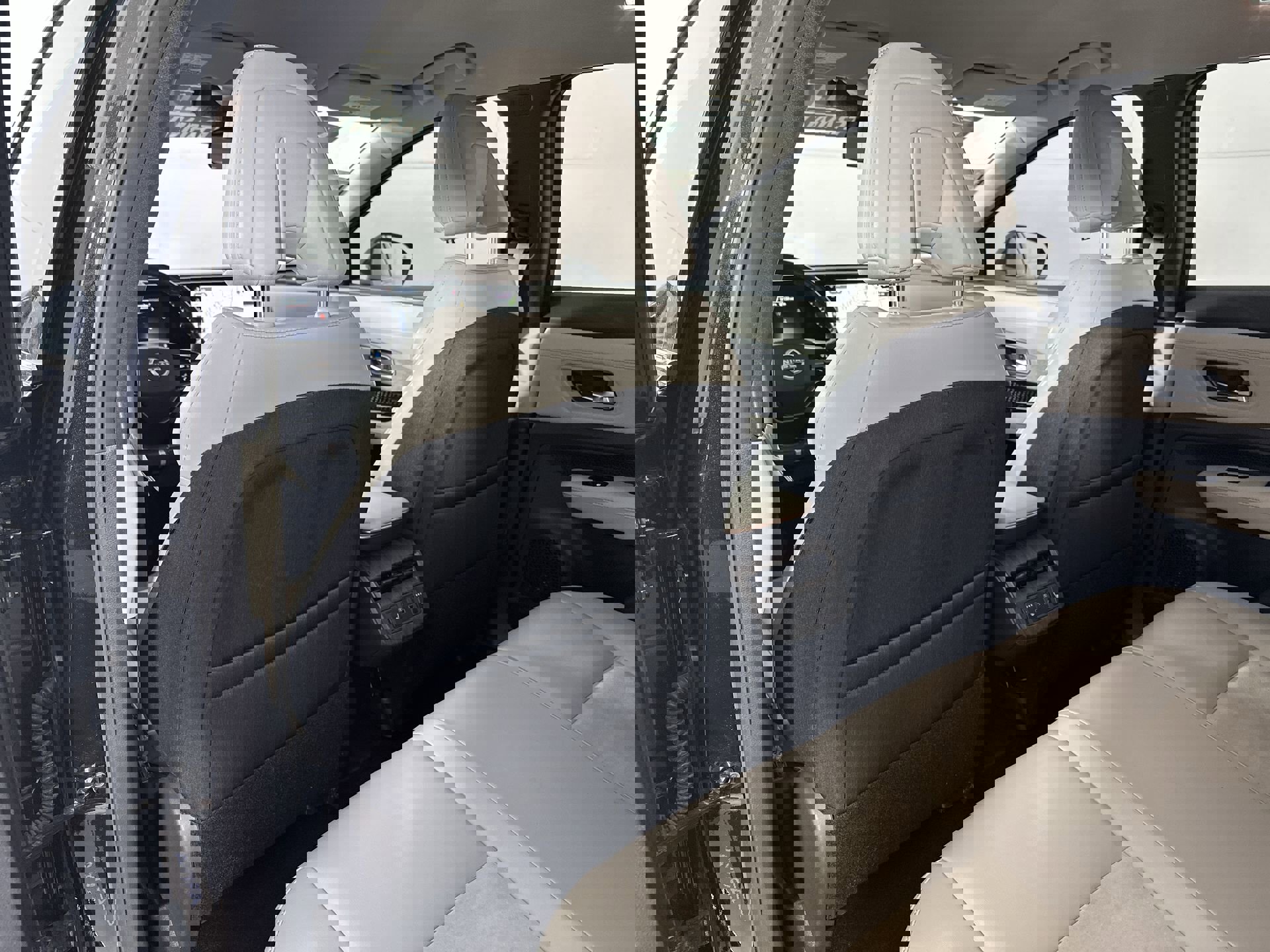 Certified 2023 Nissan Ariya AWD image 28