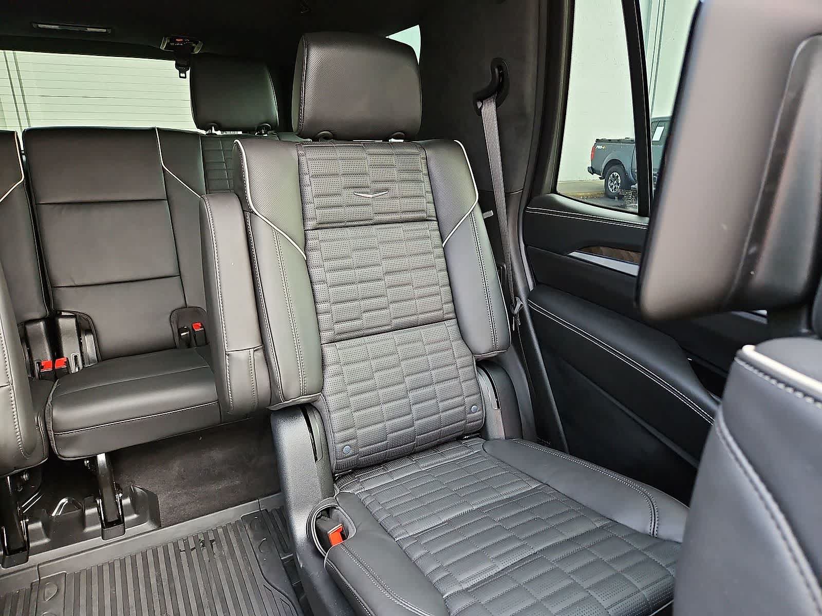 Used 2026 Cadillac Escalade Platinum Sport w/ LPO, ONYX Package AWD/4WD image 15