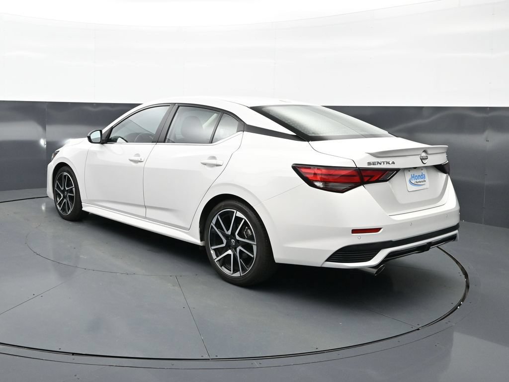 Used 2025 Nissan Sentra SR FWD image 10