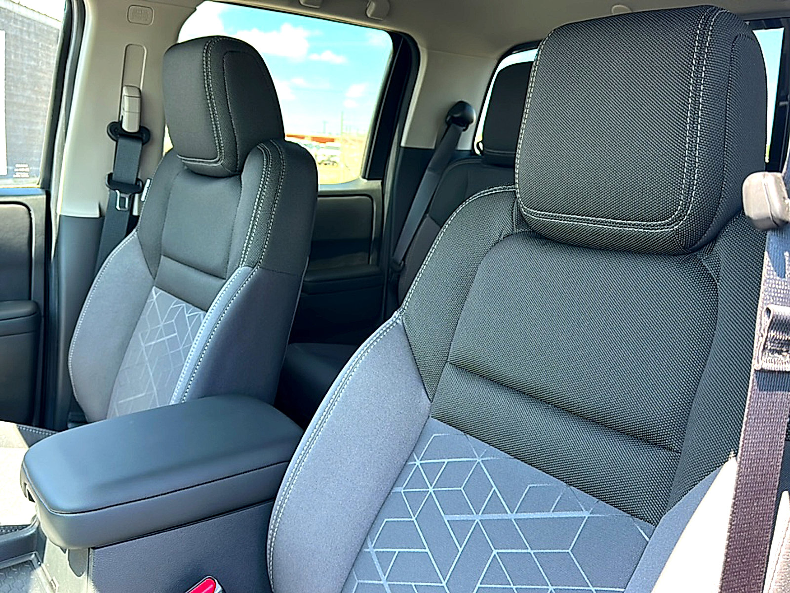 New 2026 Nissan Frontier SV w/ SV Convenience Package image 11