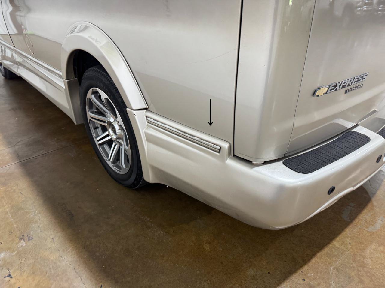 Used 2016 Chevrolet Express 2500 RWD image 48