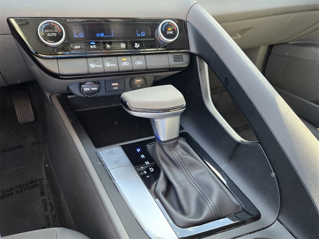Certified 2023 Hyundai Elantra SEL image 18