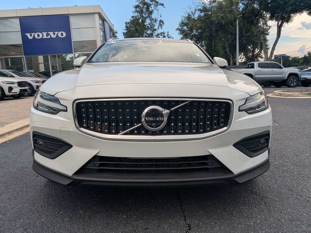 Used 2026 Volvo V60 B5 Cross Country Plus w/ Protection Package Premier AWD/4WD image 9