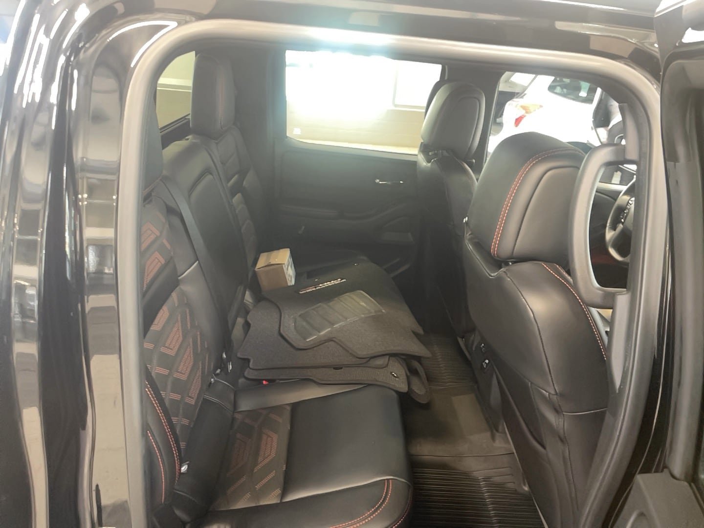 Used 2025 Nissan Frontier PRO-4X w/ Pro Premium Package AWD/4WD image 24