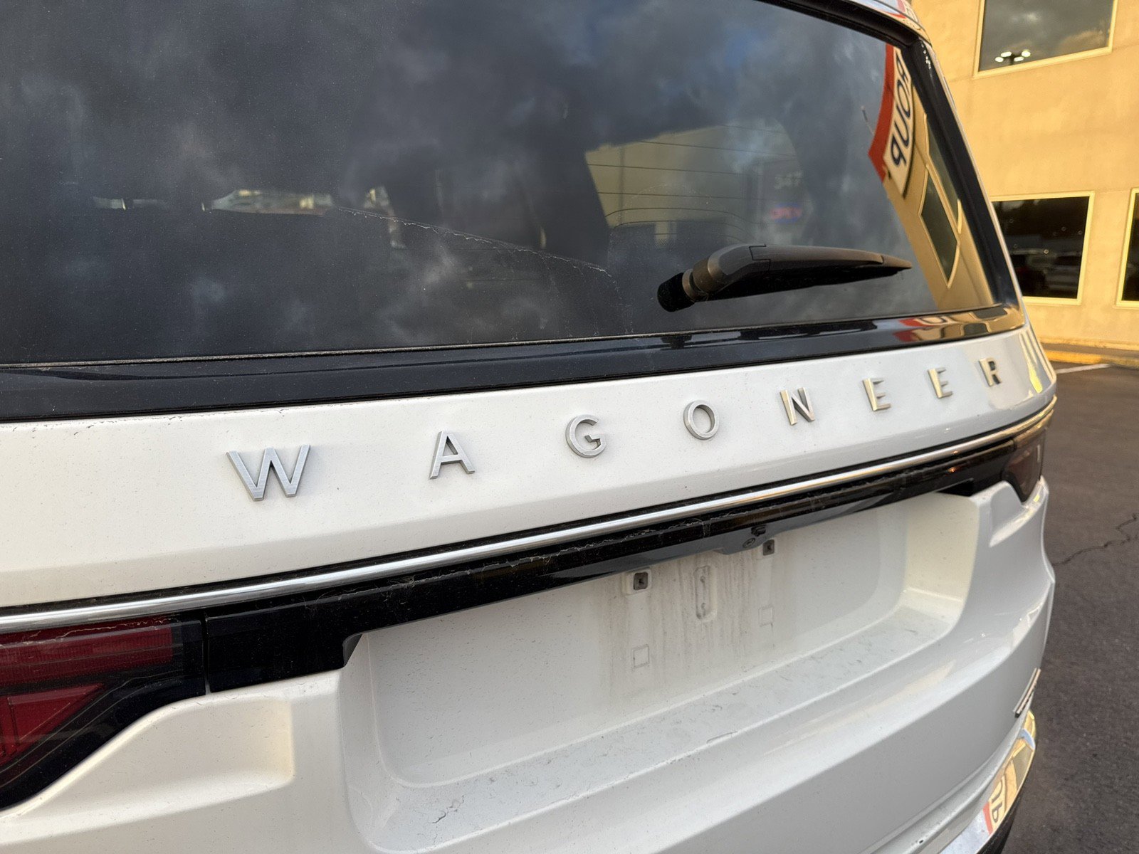 Used 2024 Jeep Wagoneer Series II w/ Flexible Seating Group RWD image 10