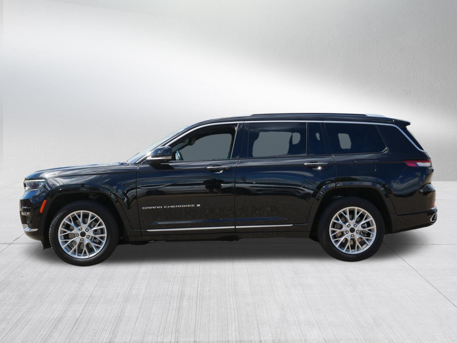 Used 2021 Jeep Grand Cherokee L Summit w/ Advanced Protech Group IV AWD/4WD image 4