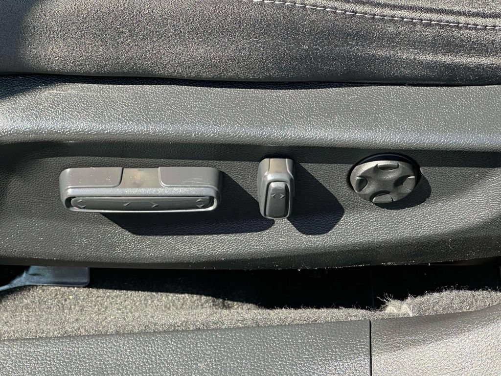 Certified 2019 Honda Accord EX image 16