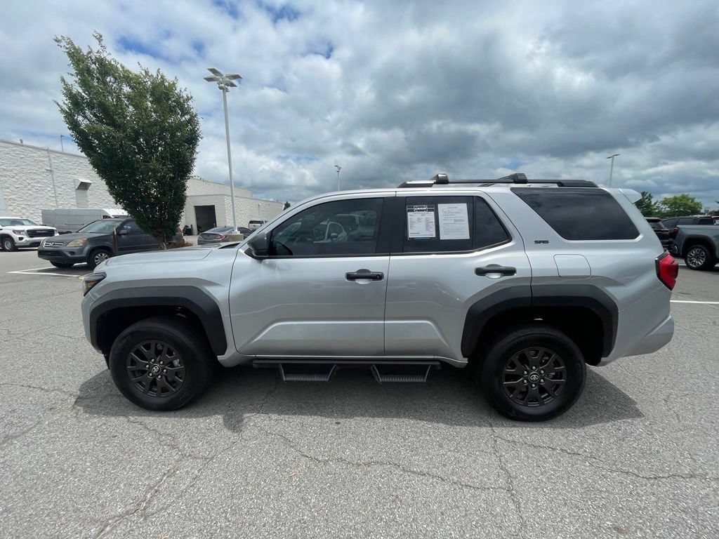 Used 2025 Toyota 4Runner SR5 AWD/4WD image 4