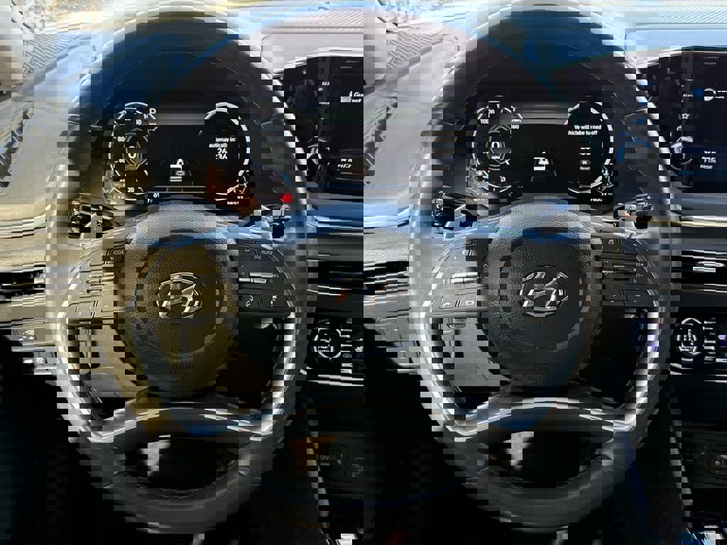 Used 2022 Hyundai Sonata Limited w/ Preferred Accessory Package image 20