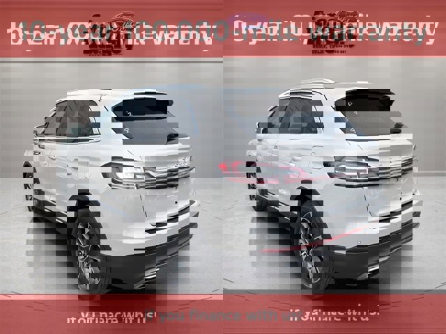 Used 2022 Lincoln Nautilus Reserve w/ Luxury Package image 13