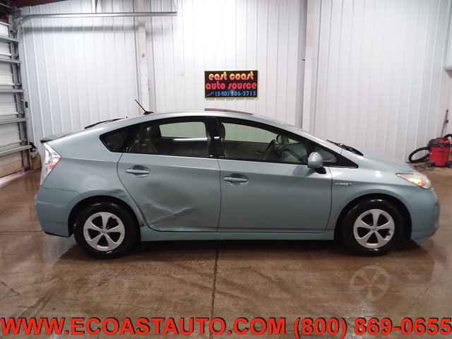 Used 2014 Toyota Prius Three FWD image 2