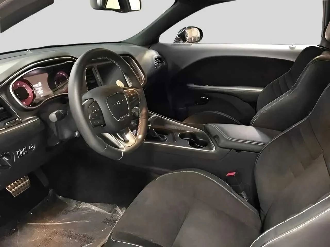 Used 2015 Dodge Challenger SRT Hellcat image 9