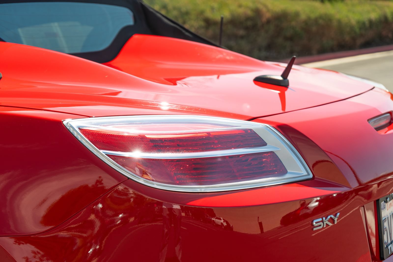 Used 2007 Saturn Sky w/ Premium Trim Pkg RWD image 16