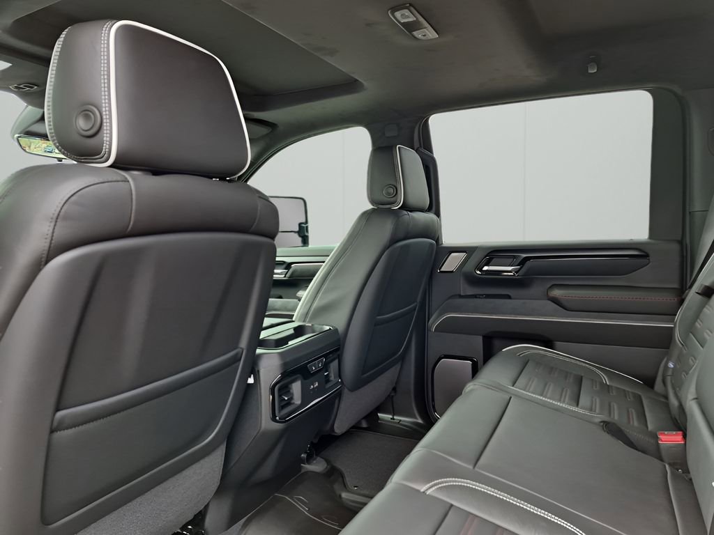 Used 2026 GMC Sierra 2500 AT4X w/ LPO, Black Badging Package image 18