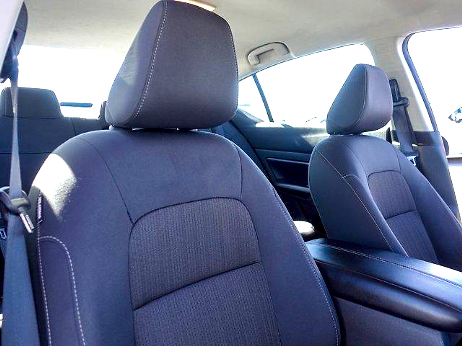 Used 2024 Nissan Altima 2.5 SV FWD image 14