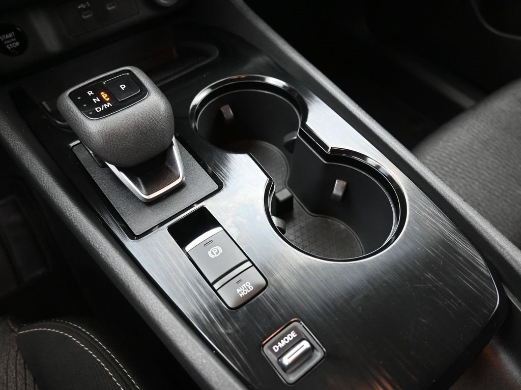 Used 2025 Nissan Rogue SV image 31