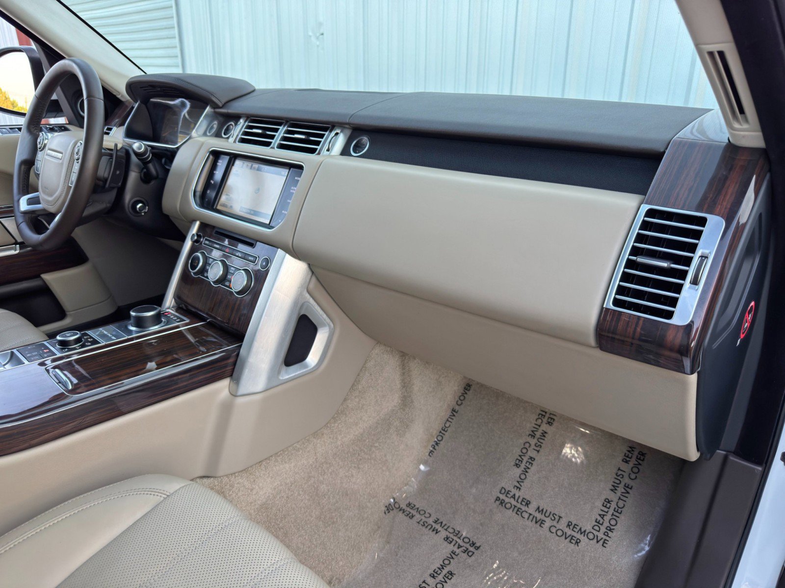 Used 2015 Land Rover Range Rover Supercharged image 14