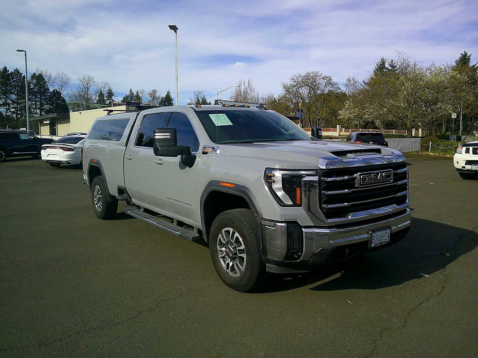 Used 2024 GMC Sierra 3500 SLE w/ SLE Value Package image 7