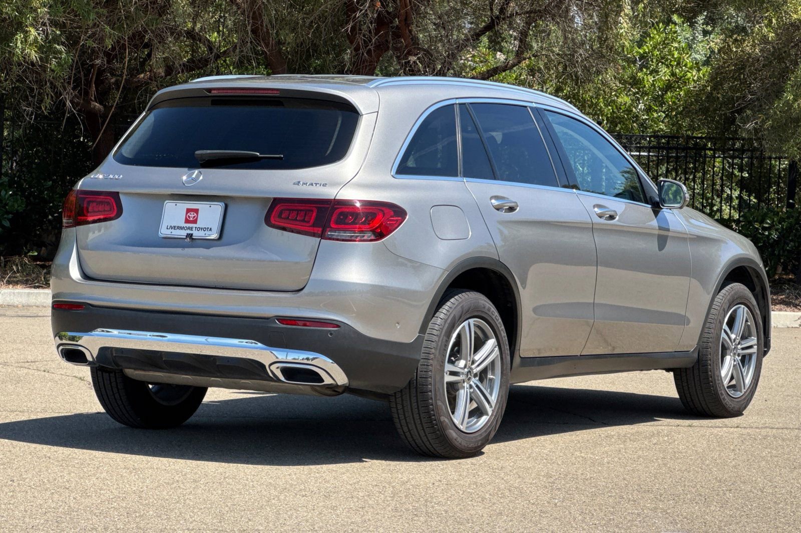 Used 2022 Mercedes-Benz GLC 300 4MATIC image 4